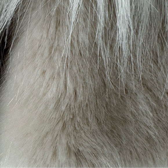 Zara Woman Faux Fur Colorblock Jacket – Cream & Taupe – XS - Picture 6 of 8